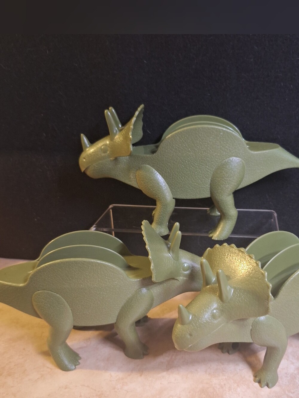 KidsFunwares Tacosaurus Triceratops Standing Taco Holder Green Plastic Set/3